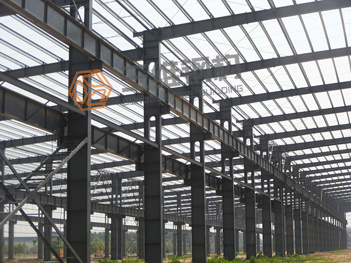 山東三維鋼結構公司重鋼廠房項目