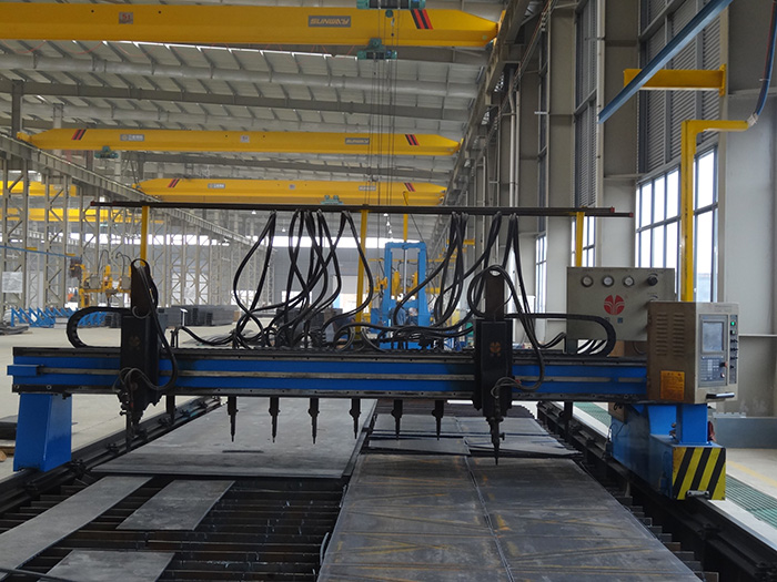 山東三維鋼結構公司生產現場