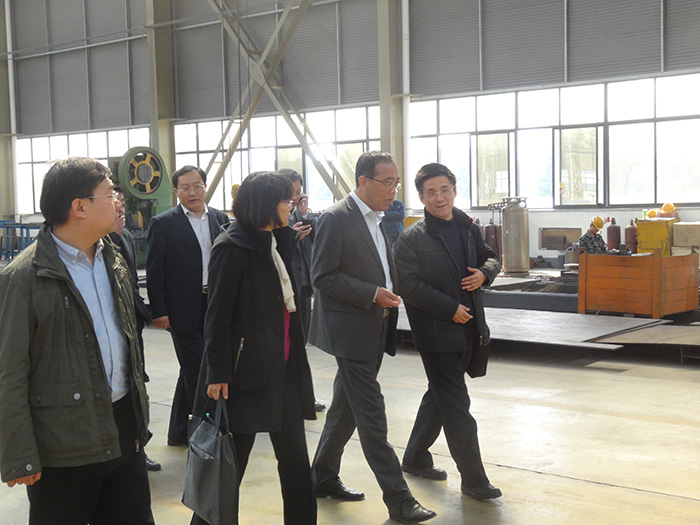 省建設廳來山東三維鋼結構公司視察