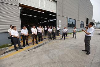 三維鋼構向市政協領導匯報工作